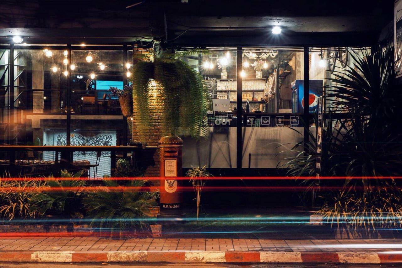 Hugnur Hostel And Coffee Chiang Mai Exterior photo