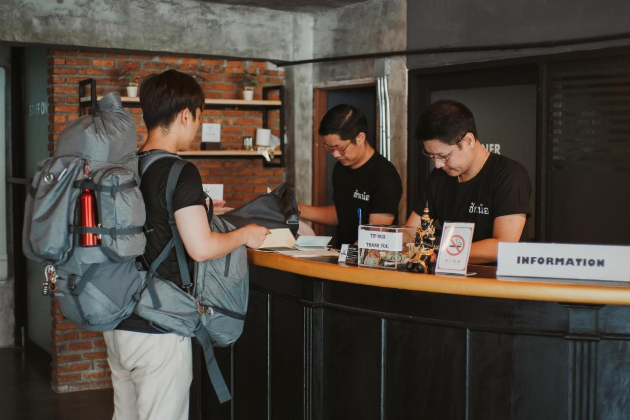 Hugnur Hostel And Coffee Chiang Mai Exterior photo
