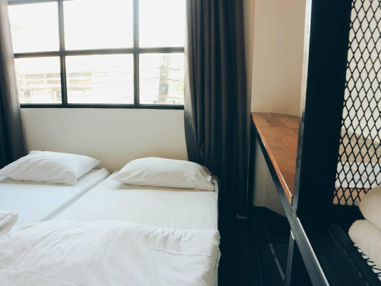 Hugnur Hostel And Coffee Chiang Mai Exterior photo
